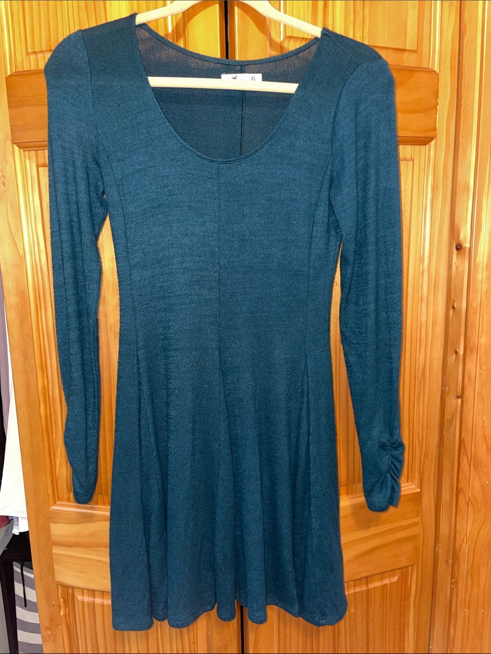 Hollister women’s Long Sleeve Scoop Neck Dress in dark green